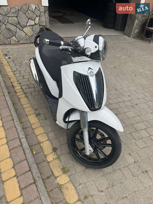 Макси-скутер Piaggio Carnaby 2009 в 