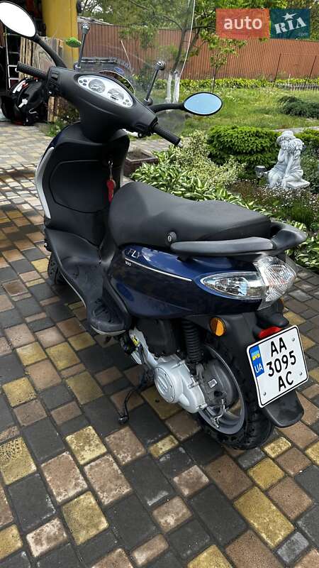 Квадроцикл  утилитарный Piaggio FLY 2011 в Броварах
