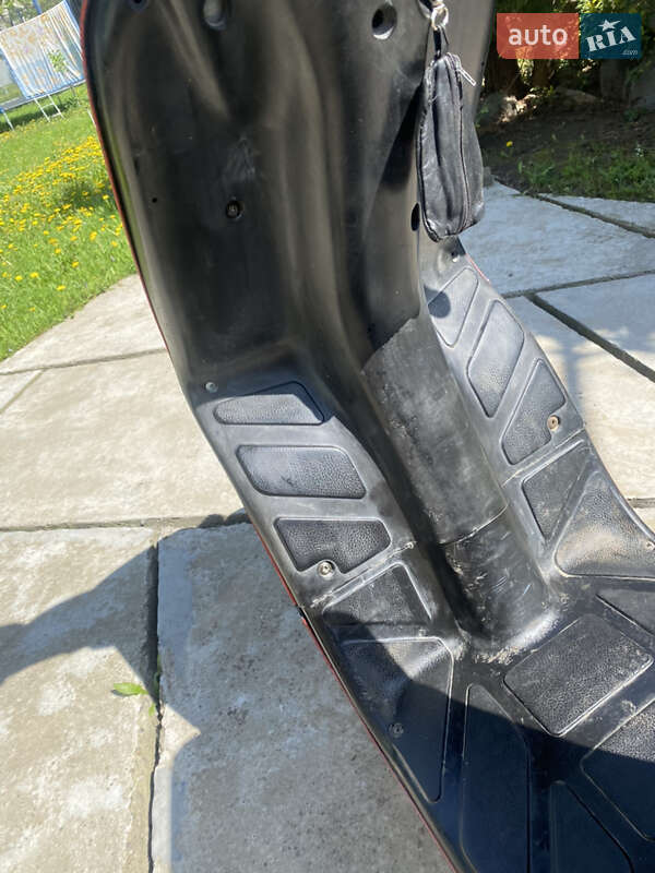 Скутер Piaggio Gilera 2000 в Иршаве