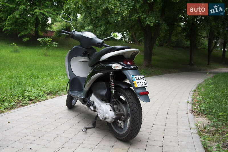Скутер Piaggio Liberty 50 2007 в Ровно