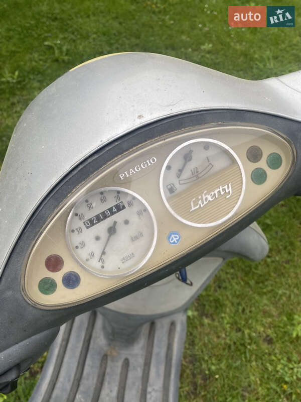 Максі-скутер Piaggio Liberty 2000 в Чернівцях