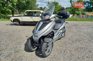 Трицикл Piaggio MP3 2011 в Ужгороде