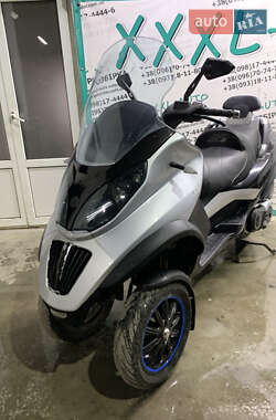 Трицикл Piaggio MP3 2009 в Самборі