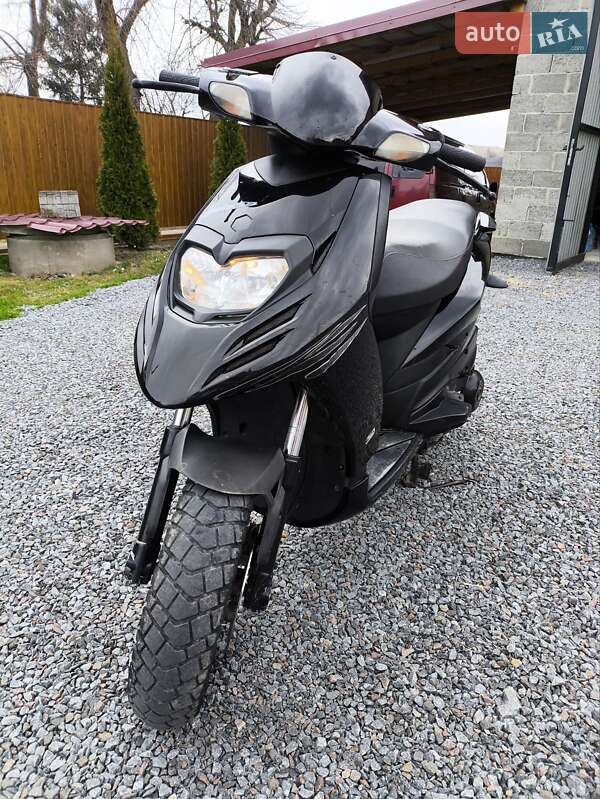 Скутер Piaggio Typhoon 2015 в Мостиске