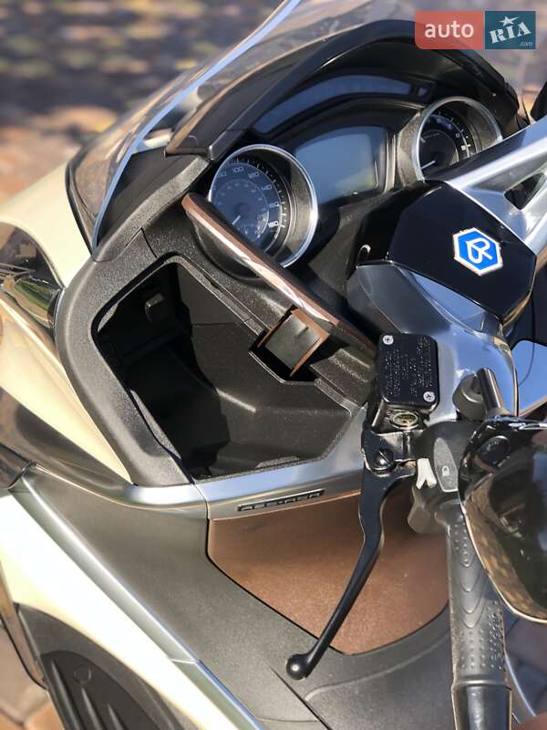 Макси-скутер Piaggio X10 2014 в Умани