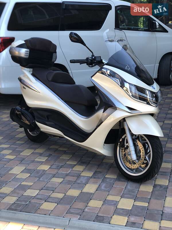 Макси-скутер Piaggio X10 2014 в Умани