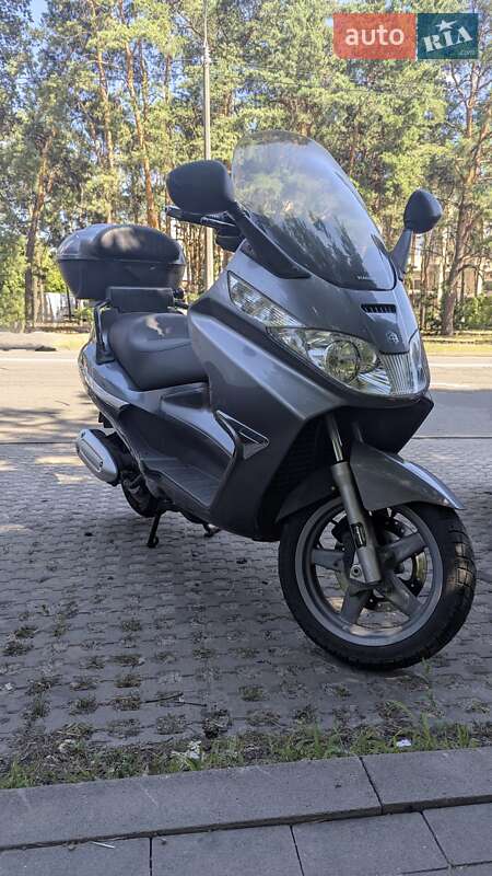 Макси-скутер Piaggio X8 2006 в Киеве