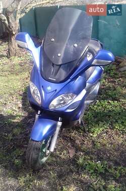 Максі-скутер Piaggio X9 2004 в 