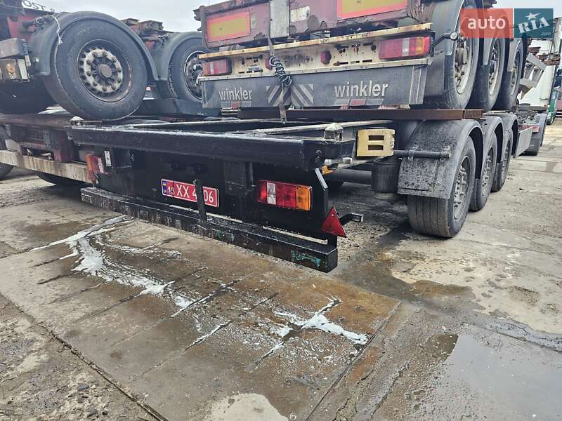 Контейнеровоз полуприцеп Platal JSP 2005 в Одессе