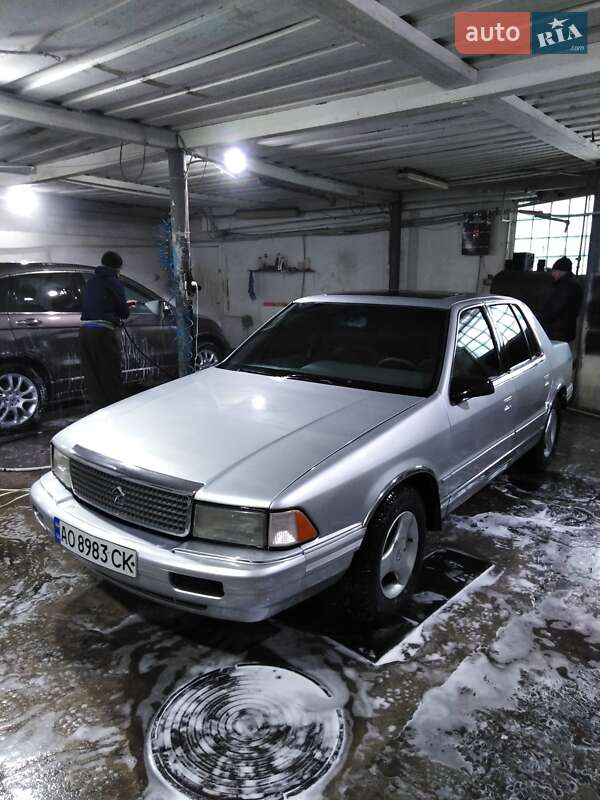 Седан Plymouth Acclaim 1990 в Мукачево