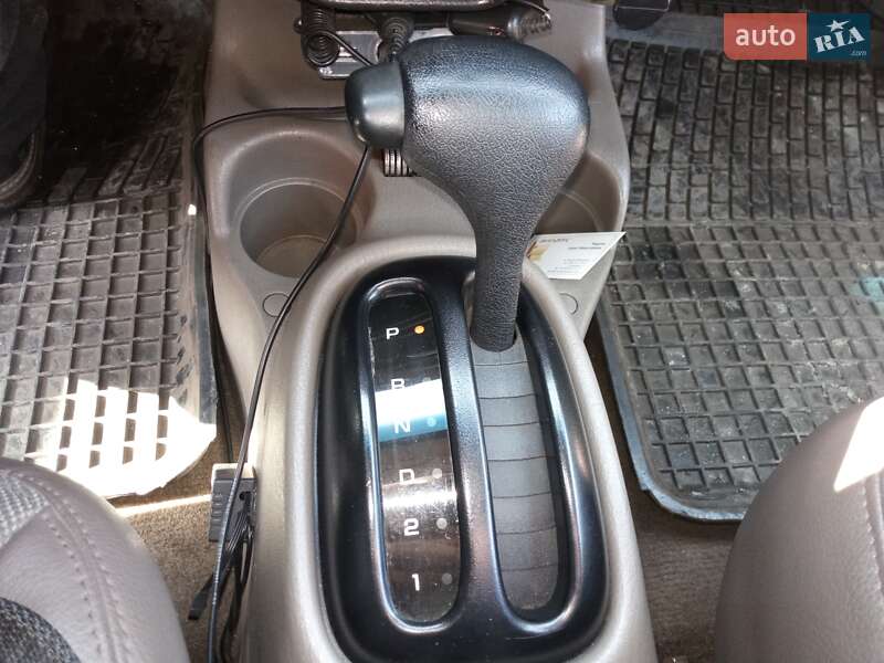 Седан Plymouth Neon 1996 в Першотравенске фото 4 Седан Plymouth Neon 1996 в Першотравенске