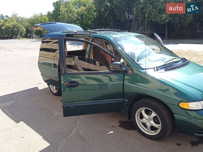 Мінівен Plymouth Voyager 1997 в Кривому Розі
