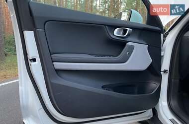 Фастбэк Polestar 2 2023 в 