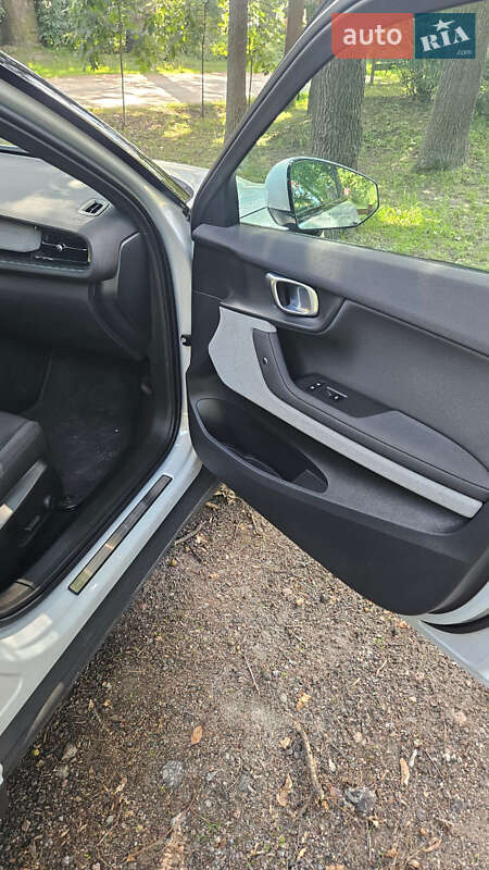 Лифтбек Polestar 2 2023 в Киеве