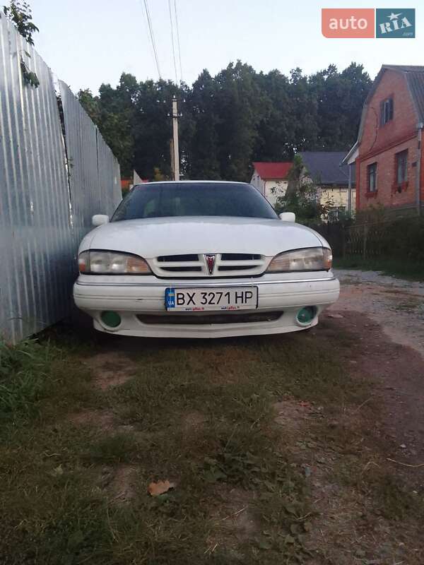 Седан Pontiac Bonneville 1992 в 