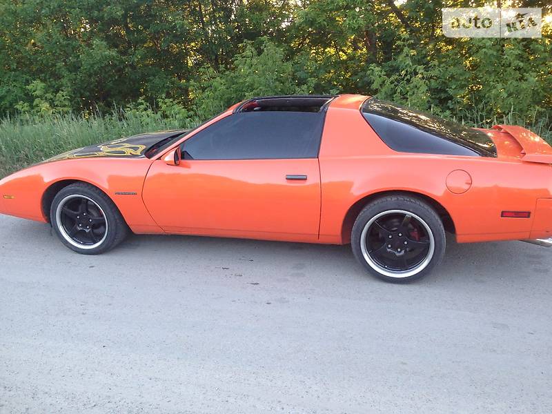 Купе Pontiac Firebird 1988 в Запорожье фото 3 Купе Pontiac Firebird 1988 в Запорожье