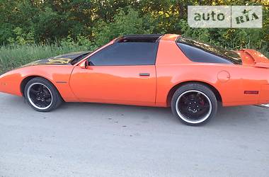 Купе Pontiac Firebird 1988 в 