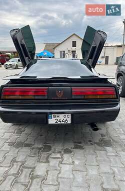 Купе Pontiac Firebird 1989 в 