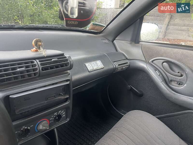 Седан Pontiac Grand AM 1993 в Остер