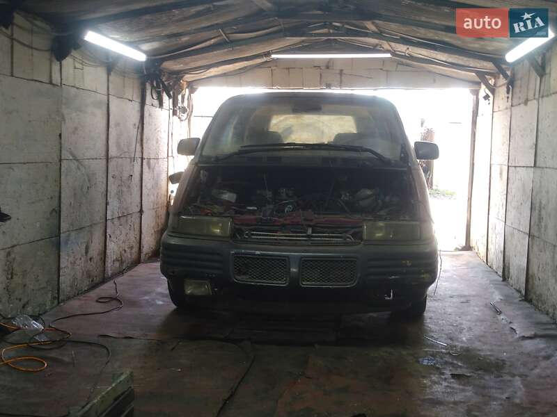 Минивэн Pontiac Trans Sport 1990 в 
