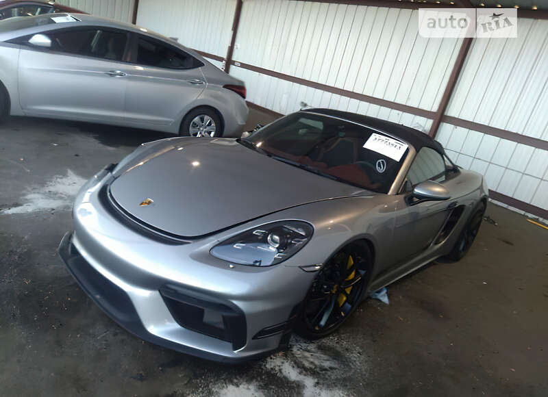 Родстер Porsche 718 Spyder 2021 в 