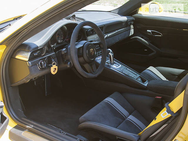 Купе Porsche 911 2017 в Дніпрі