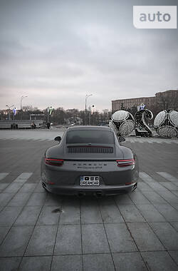 Купе Porsche 911 2017 в 