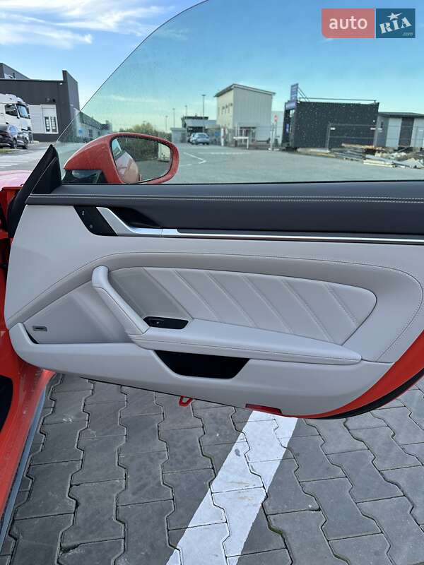 Кабріолет Porsche 911 2022 в Києві фото 51 Кабріолет Porsche 911 2022 в Києві
