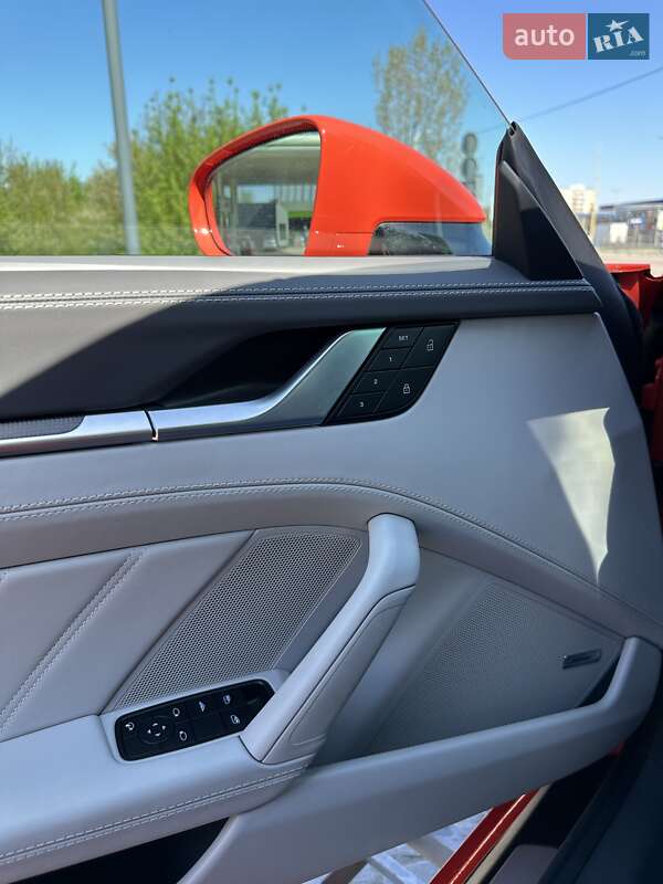 Кабріолет Porsche 911 2022 в Києві фото 57 Кабріолет Porsche 911 2022 в Києві