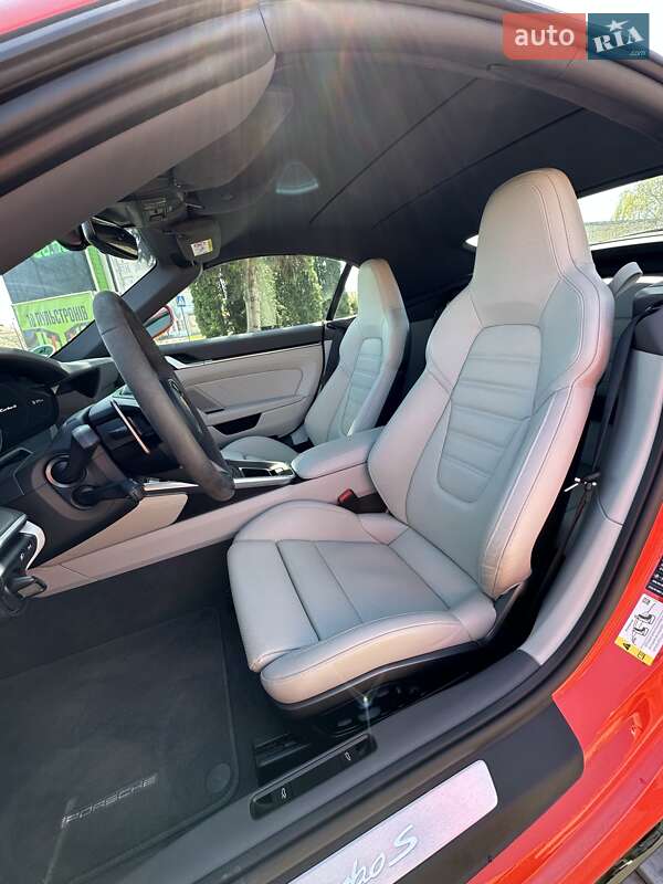 Кабріолет Porsche 911 2022 в Києві фото 76 Кабріолет Porsche 911 2022 в Києві