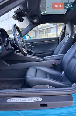 Купе Porsche 911 2016 в 