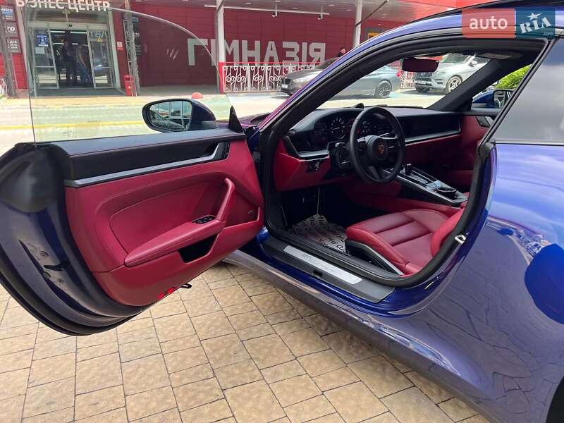 Купе Porsche 911 2022 в Львове