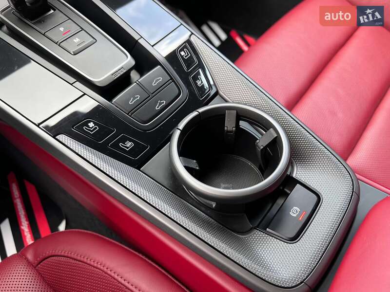 Купе Porsche 911 2022 в Львове