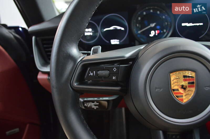 Купе Porsche 911 2022 в Львове