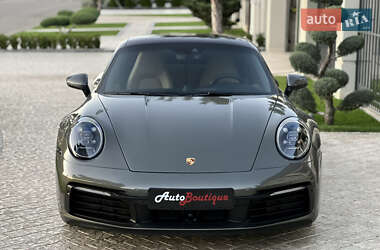 Купе Porsche 911 2019 в 