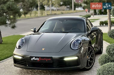 Купе Porsche 911 2019 в 