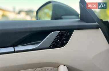 Купе Porsche 911 2019 в 