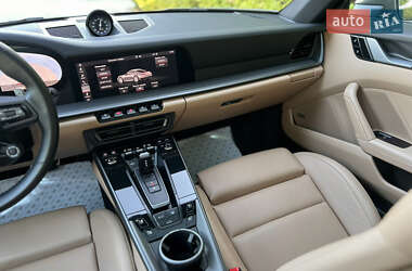 Купе Porsche 911 2019 в 