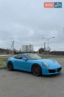 Купе Porsche 911 2016 в 