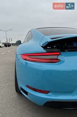 Купе Porsche 911 2016 в 