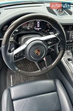 Купе Porsche 911 2016 в 