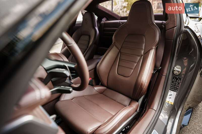Купе Porsche 911 2021 в Киеве