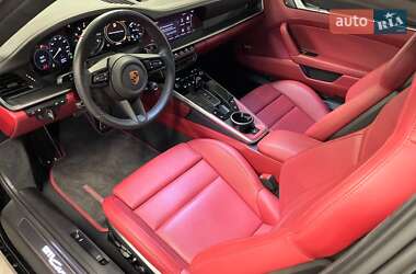 Купе Porsche 911 2022 в 