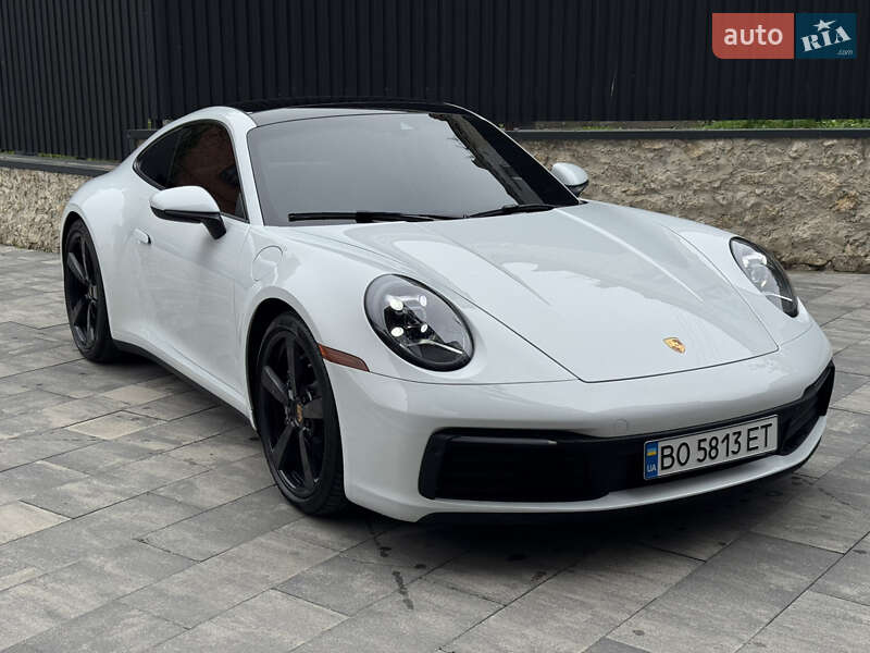 Купе Porsche 911 2020 в 