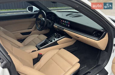 Купе Porsche 911 2020 в 