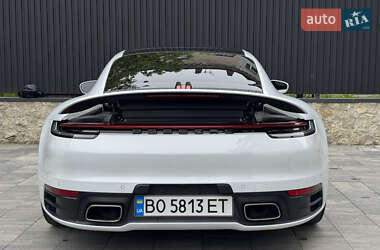 Купе Porsche 911 2020 в 