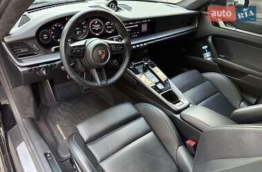 Купе Porsche 911 2020 в 