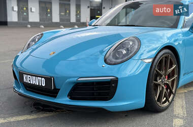 Купе Porsche 911 2016 в 