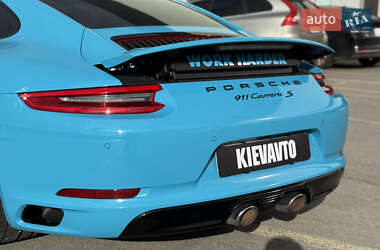 Купе Porsche 911 2016 в 
