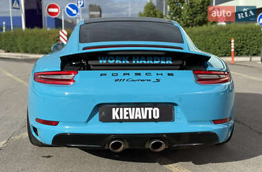 Купе Porsche 911 2016 в 
